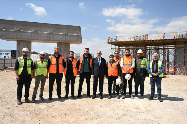 Altay, inşası süren TÜMOSAN kavşağında incelemerde bulundu Altay, inşası süren TÜMOSAN kavşağında incelemerde bulundu