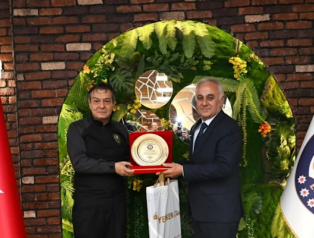 Hatay’da emekli polisler onurlandırıldı