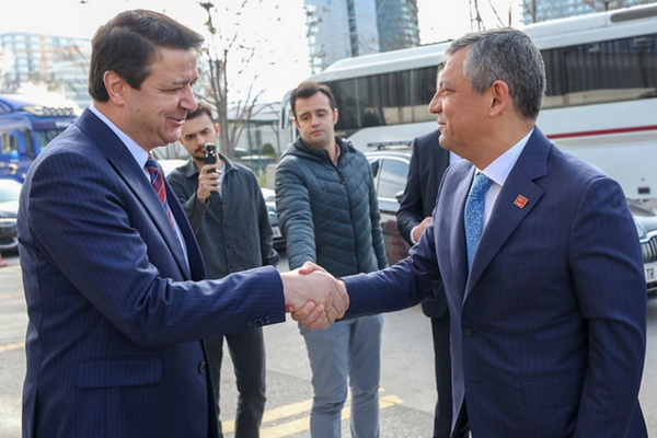 Özel, Saadet Partisi Genel Başkanı Arıkan ile görüştü Özel, Saadet Partisi Genel Başkanı Arıkan ile görüştü