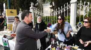 Başkan Aydın, Kadın Girişimciler Sokağı’nı ziyaret etti