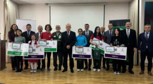 Vali Erol, ödül törenine katıldı