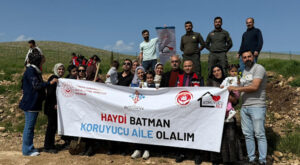 Batman’da koruyucu ailelerle fidan dikim etkinliği gerçekleştirildi