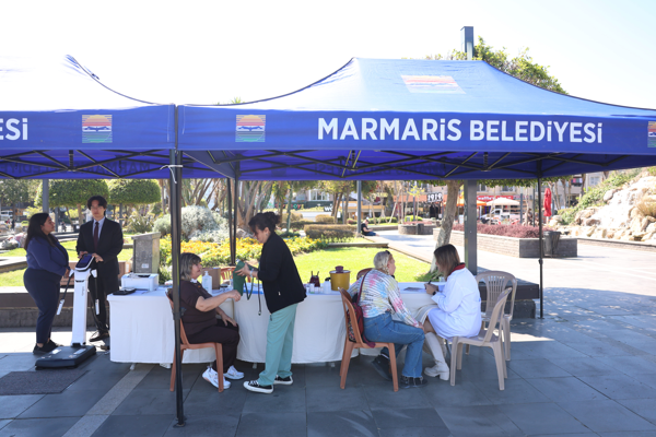 Marmaris’te “Sağlıklı Yaş Alma” etkinliği düzenlendi Marmaris’te “Sağlıklı Yaş Alma” etkinliği düzenlendi