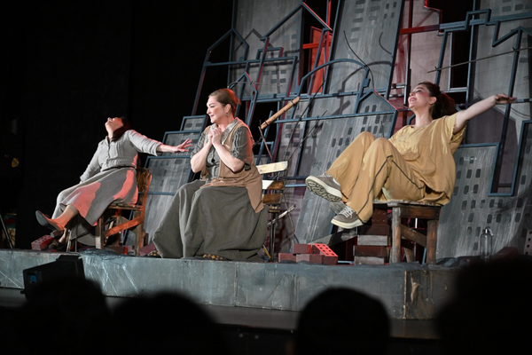 Manisa’da ”Sen İstanbul’dan Daha Güzelsin” oyunu sahnelendi