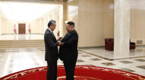 Pyongyang’da üst düzey temas: Kim Jong Un, Wang Yi’yi kabul etti