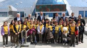 Konya’da yetkililer Bilim Merkezi’nde öğrencilerle buluştu