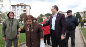 Başkan Gökçe, Derince’de vatandaşlarla bir araya geldi