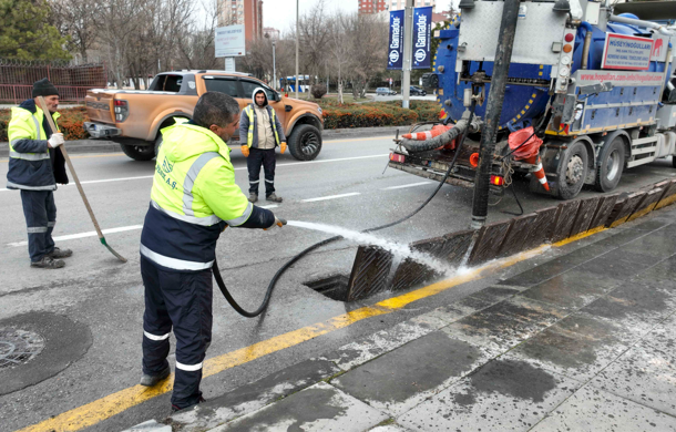 ASKİ 2025’te 334 bin ızgara ve sel kapanını temizledi ASKİ 2025’te 334 bin ızgara ve sel kapanını temizledi