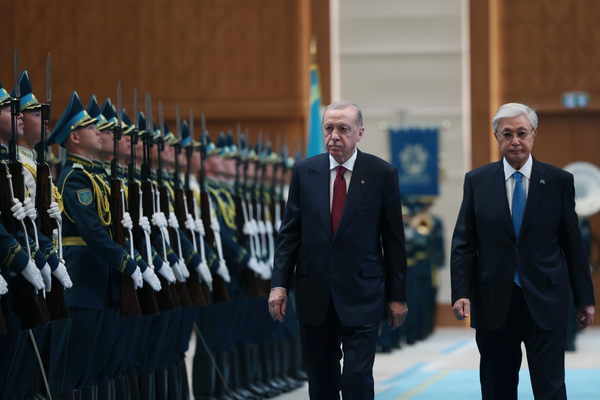 Cumhurbaşkanı Erdoğan, Astana’da resmî törenle karşılandı