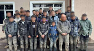 Yayladağı’nda düzenlenen operasyonda 37 düzensiz göçmen yakalandı