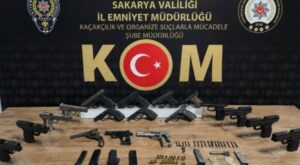 Sakarya’da silah kaçakçılığı operasyonu: 2 kişi tutuklandı