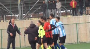 Edirne 2. Amatör Lig’de hakeme saldırı: Maç tatil edildi
