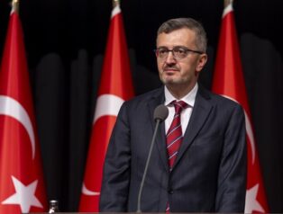 İletişim Başkanı Duran, gençlerle dijital dönüşüm ve yapay zekayı konuştu