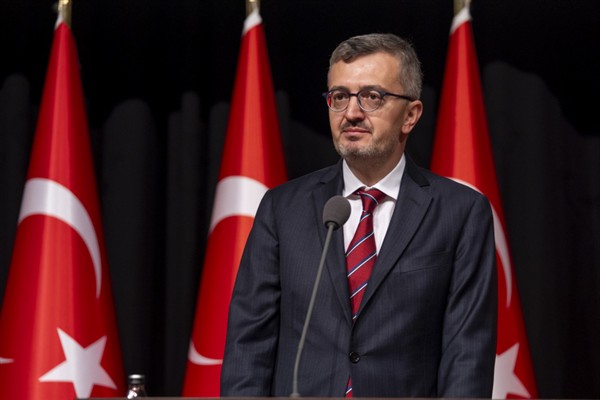 İletişim Başkanı Duran, gençlerle dijital dönüşüm ve yapay zekayı konuştu