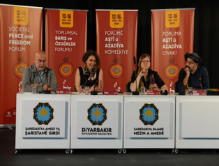 “Barışın Dilini Sanatla Kurmak” paneli Diyarbakır’da düzenlendi
