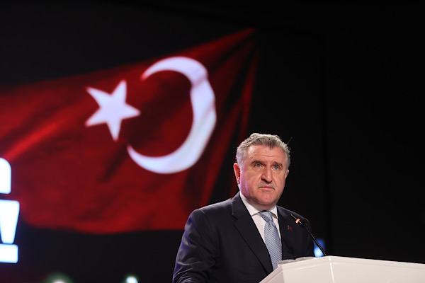 Bakan Bak’tan Avrupa Şampiyonu millî sporculara tebrik Bakan Bak’tan Avrupa Şampiyonu millî sporculara tebrik