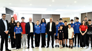 Muratpaşa Belediyespor sporcularından Başkan Uysal’a ziyaret