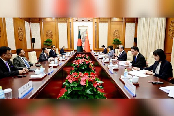 Wang Yi, Bangladeşli mevkidaşı Rahman ile görüştü Wang Yi, Bangladeşli mevkidaşı Rahman ile görüştü