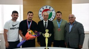 Kepez’in Pehlivanları Başkan Kocagöz’ü ziyaret etti