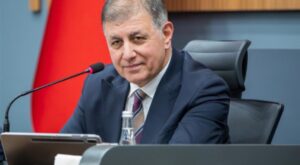 Tugay’dan CHP Genel Merkezi ve Özgür Özel’e destek mesajı