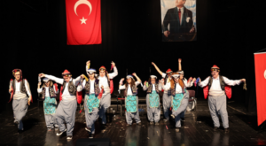 Nilüfer’de Engelliler Haftası “Sıra Gecesi” gösterisiyle tamamlandı