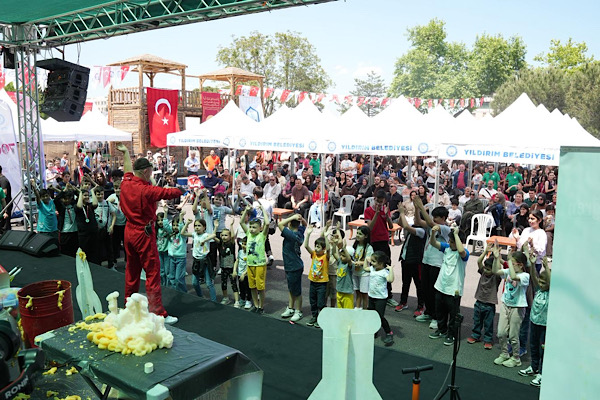 Yıldırım Belediyesi 2. Bursa Gençlik ve Teknoloji Festivali’ni başlattı Yıldırım Belediyesi 2. Bursa Gençlik ve Teknoloji Festivali’ni başlattı