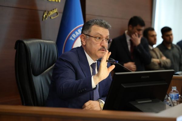 Başkan Genç’ten İBB’ye “Trabzonspor davasını geri çekin” çağrısı Başkan Genç’ten İBB’ye “Trabzonspor davasını geri çekin” çağrısı
