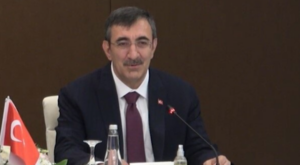 Yılmaz, Romanya Cumhurbaşkanı Dan ile Erivan’da görüştü