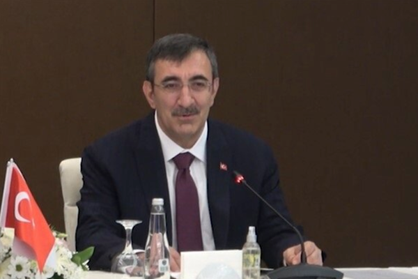 Yılmaz, Romanya Cumhurbaşkanı Dan ile Erivan’da görüştü
