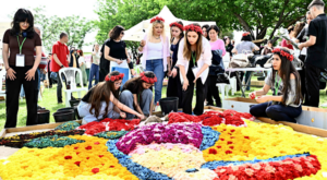 Muratpaşa’da Çiçek Desenleri Günleri’nde birincilik Antalya Anadolu Lisesi’nin oldu