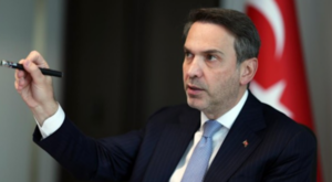 Bayraktar: Yenilenebilir enerjide 2035 hedefi güçleniyor