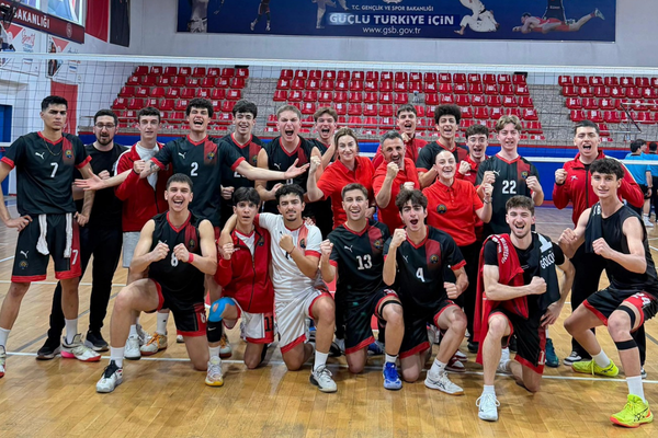 Gölcük Belediyespor Genç Erkek Voleybol Takımı Türkiye Finalleri’ne yükseldi Gölcük Belediyespor Genç Erkek Voleybol Takımı Türkiye Finalleri’ne yükseldi
