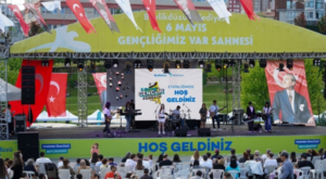 Beylikdüzü’nde Kırlangıç Gençlik Festivali başladı