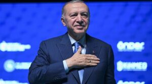 Erdoğan: Genç kardeşlerim, istiklalinizi elde etmeden istikbale yürüyemezsiniz