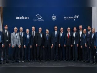 Türk Telekom’dan milli haberleşme cihazları için tarihi adım ve stratejik ortaklık Türk Telekom’dan milli haberleşme cihazları için tarihi adım ve stratejik ortaklık