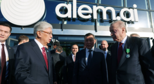 Erdoğan ve Tokayev, Kazakistan’daki yapay zeka merkezini ziyaret etti