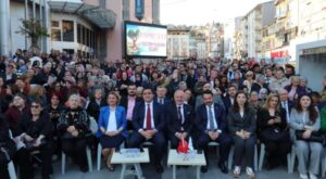 İzmit’te Hıdırellez coşkusu meydanlara taştı