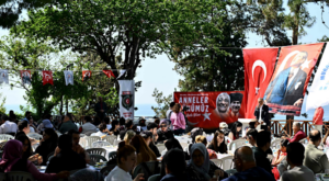 Muratpaşa’da şehit ve gazi anneleri için Anneler Günü programı düzenlendi