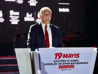 İmamoğlu’ndan Maltepe’ye 19 Mayıs mesajı İmamoğlu’ndan Maltepe’ye 19 Mayıs mesajı