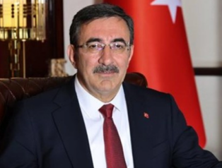 Yılmaz: Erivan’daki zirvede liderlerle bir araya geldik