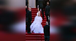 Dünya sahnesine Trendyolmilla imzasıyla çıktı, Demet Özdemir Cannes kırmızı halısında