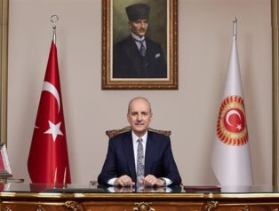 Kurtulmuş: Annelik; sevginin, sabrın ve karşılıksız fedakarlığın en güzel halidir