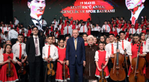 Erdoğan, Cumhurbaşkanlığı Çocuk Orkestrası ve Korosu Konseri’ne katıldı