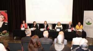 Osmangazi’de “700. yılında Bursa Türkçeyi Konuşuyor” paneli düzenlendi