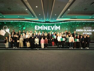 Eminevim 2026’nın ilk tapu teslim törenini düzenledi
