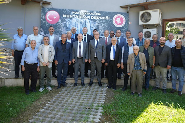 Özdağ Mustafakemalpaşa’da Muhtarlar Derneği’ni ziyaret etti Özdağ Mustafakemalpaşa’da Muhtarlar Derneği’ni ziyaret etti