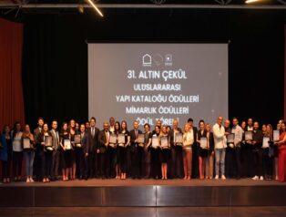 Akçansa’ya Altın Çekül’de sosyal sorumluluk ve yenilikçi ürün alanlarında çifte ödül