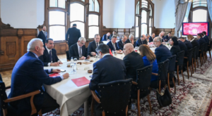 Bakan Ersoy: Turizmde yaz sezonu ve finansman masaya yatırıldı
