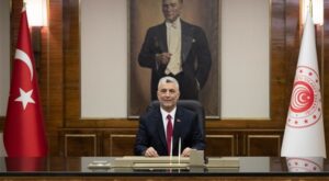 Bakan Bolat Ticarette Türkiye Yüzyılı Zirvesi’ne katıldı