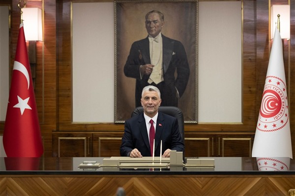 Bakan Bolat Ticarette Türkiye Yüzyılı Zirvesi’ne katıldı